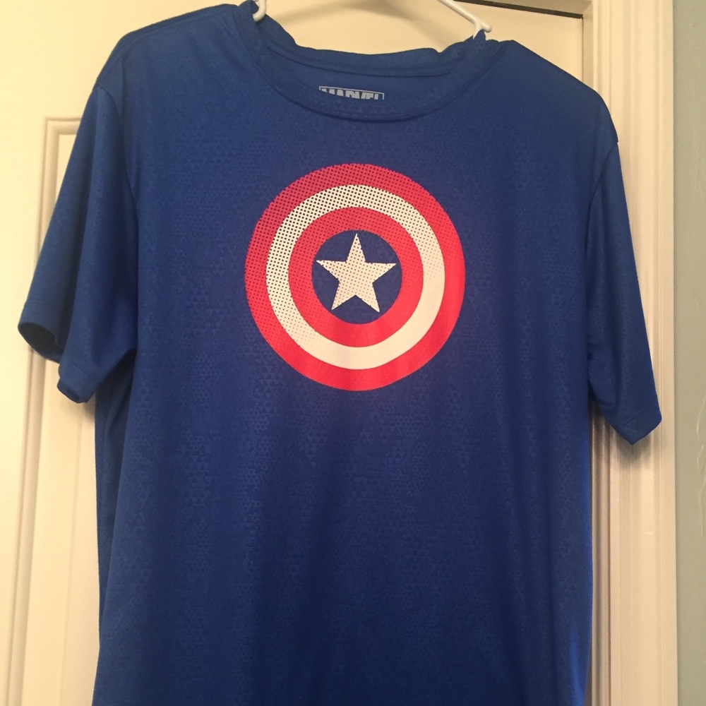 Boy's XL Captain America Marvel T-shirt polyester